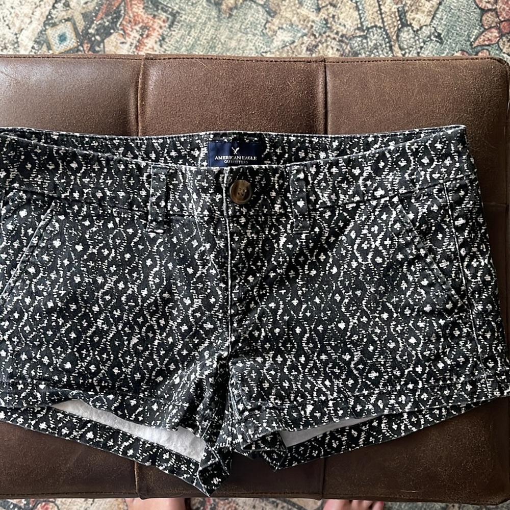 American Eagle Outfitters Black and White Patterned Women Shorts